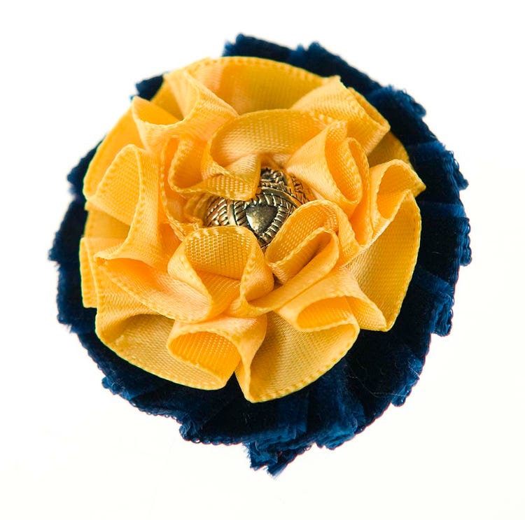 ShowQuest Newport Buttonhole image 1